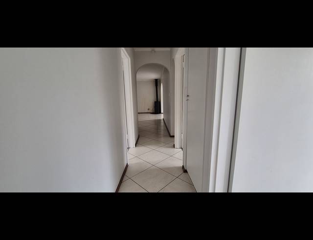 3 BEDROOM HOUSE TO LET IN WAVES EDGE